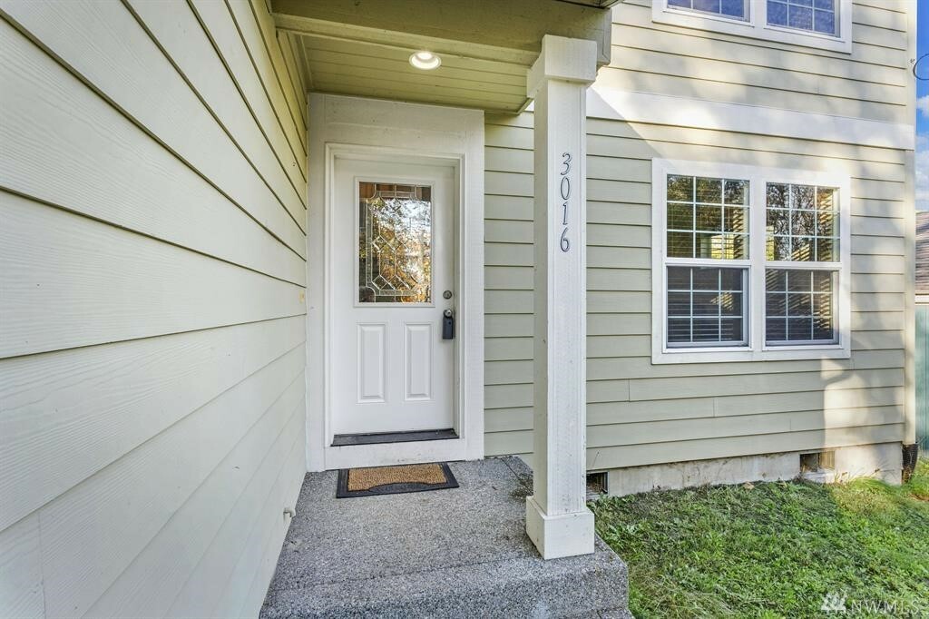 Property Photo:  3016 E 19th St  WA 98310 