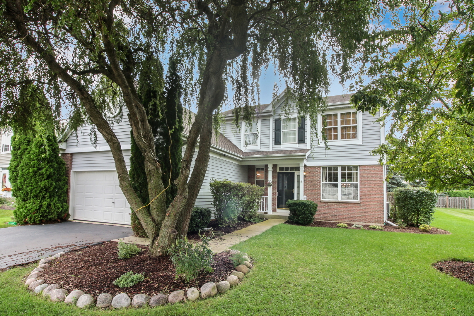 Property Photo: 544 Sparrow Court IL 60046