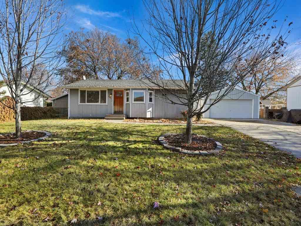 Property Photo:  4904 N Karen Rd  WA 99027-9621 