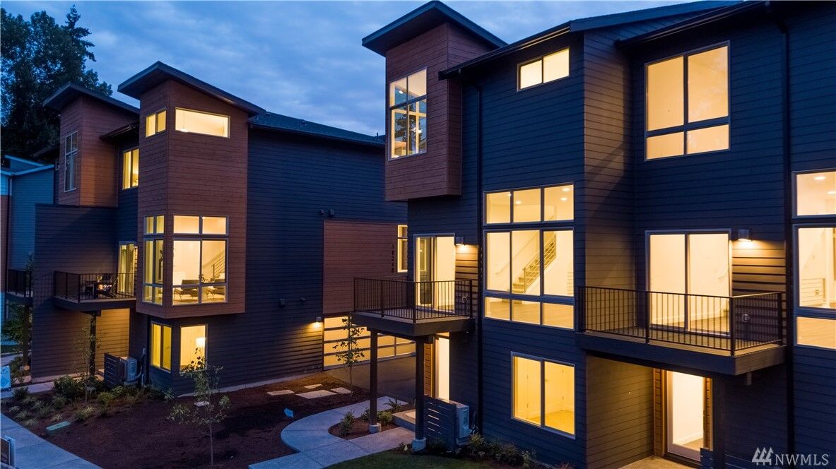 Property Photo: 18260 73rd Avenue NE 101 WA 98028