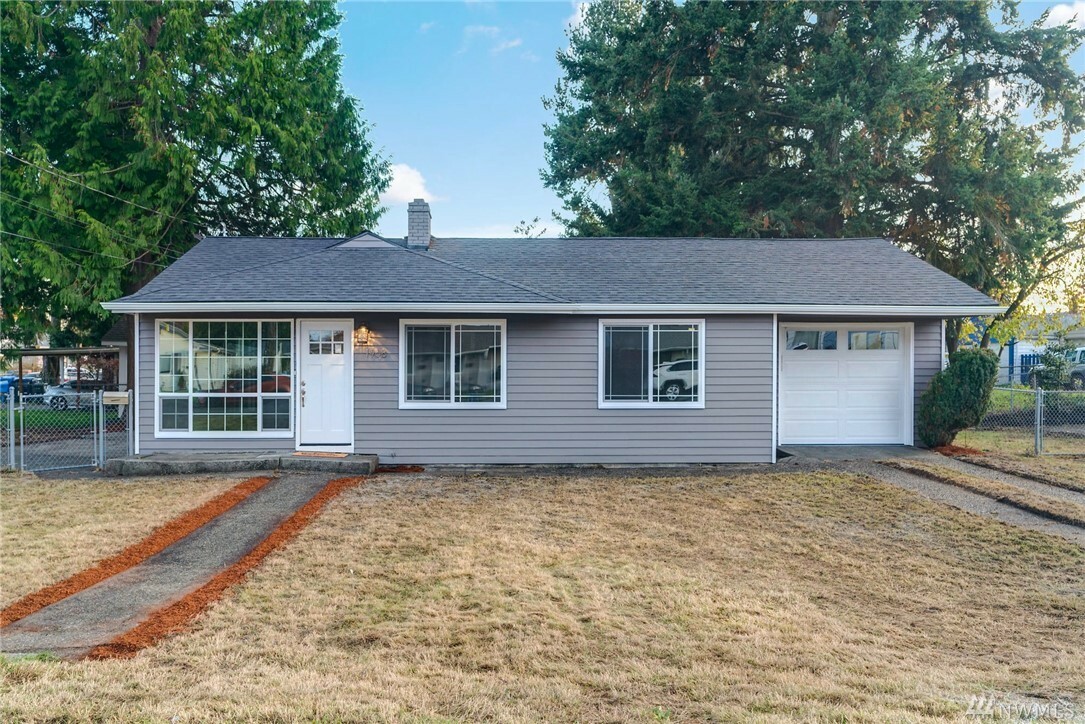 Property Photo:  1908 S 18th St  WA 98405 