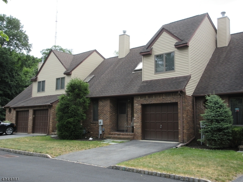 Property Photo:  7 Tudor Dr  NJ 07442 