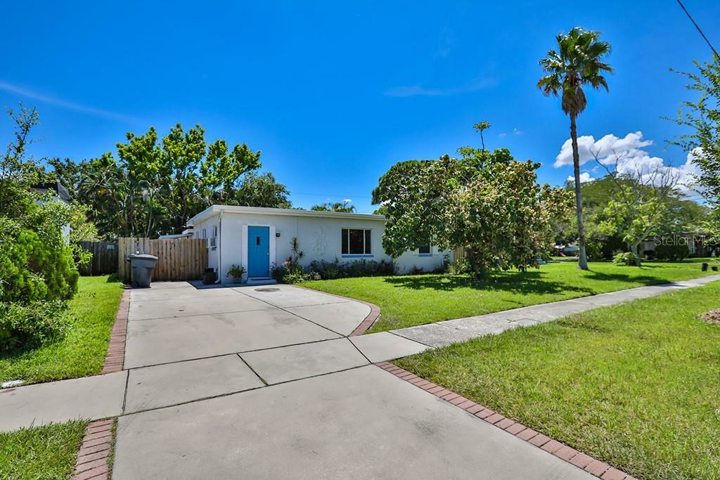 Property Photo:  136 83rd Avenue N  FL 33702 