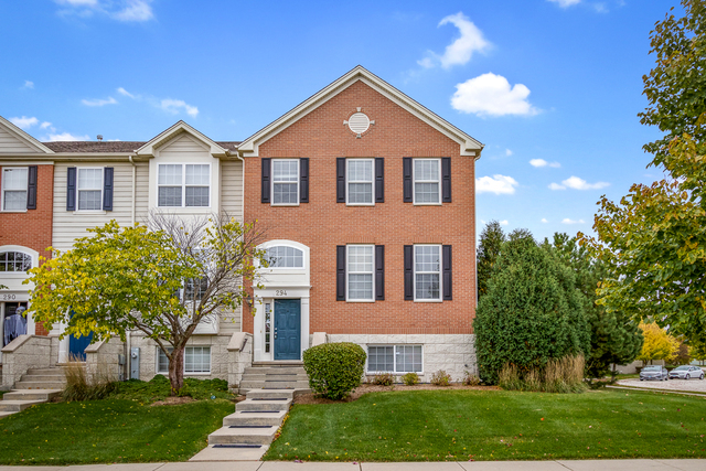 Property Photo: 294 Comstock Drive 294 IL 60124