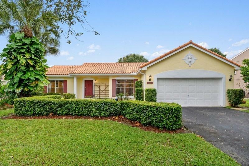 Property Photo: 3990 Sabal Lakes Road FL 33444