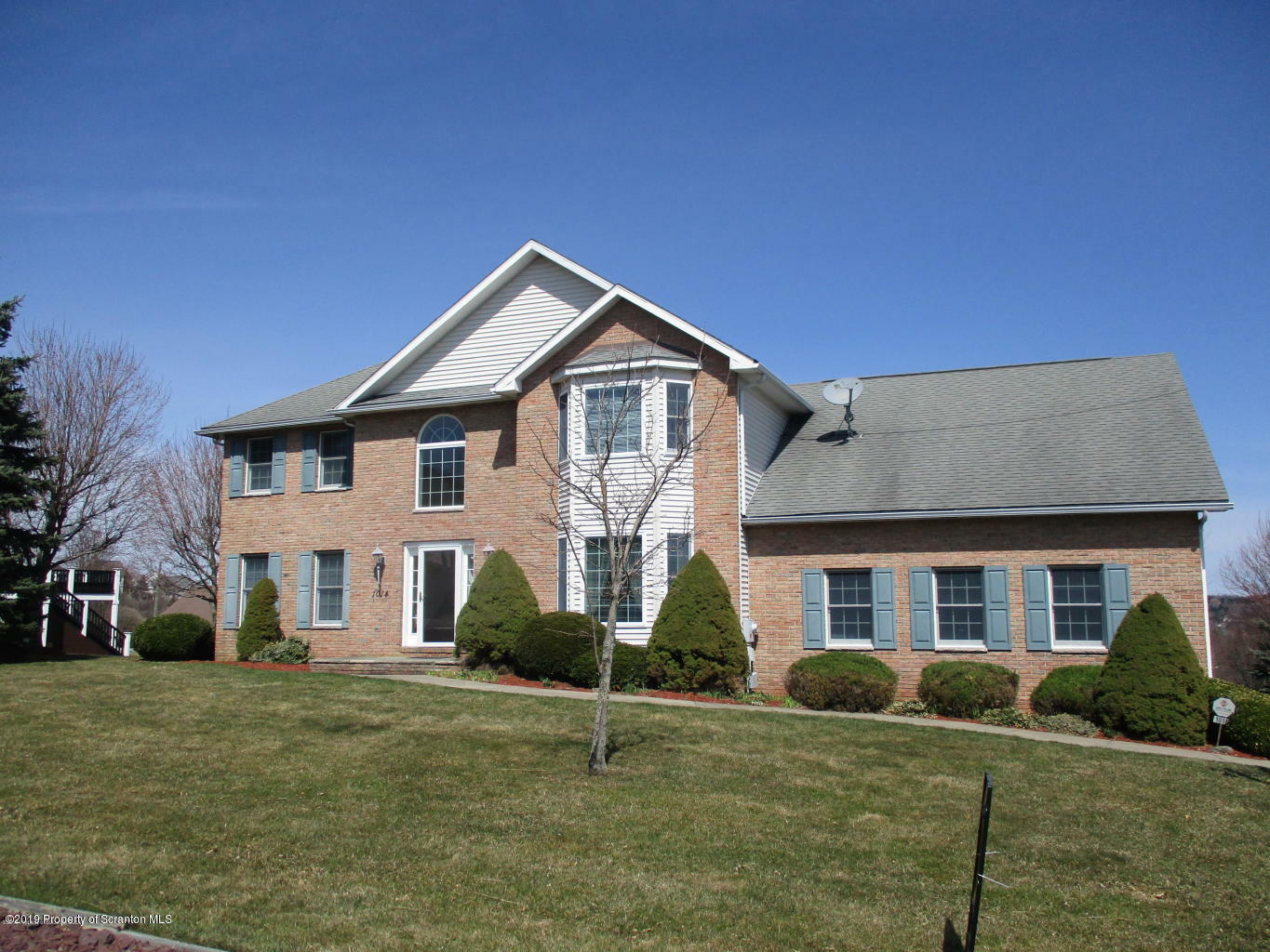 1014 Fairfield Circle  Clarks Summit PA 18411 photo