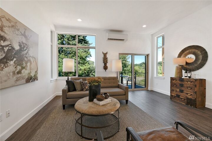 Property Photo:  18260  73rd Avenue NE 103  WA 98028 