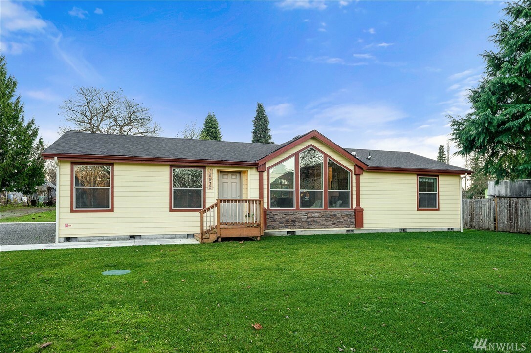 Property Photo: 18630 Abbey Place WA 98229
