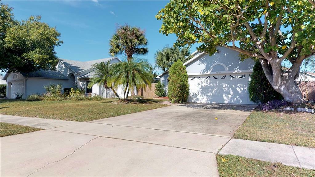 Property Photo:  1925 Monkton Road  FL 32837 