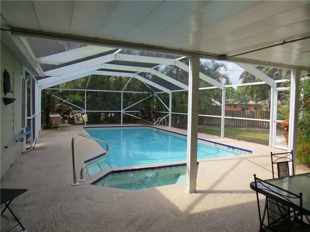 Property Photo:  1817 Sixty Oaks Lane  FL 32966 