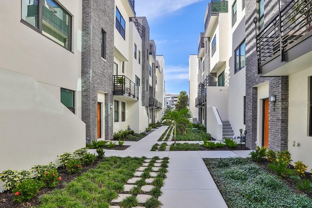 Property Photo: 2511 N Grady Avenue 52 FL 33607