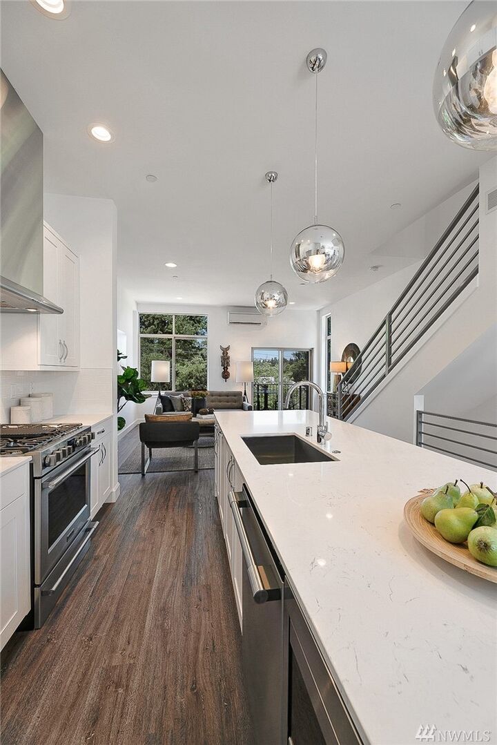 Property Photo: 18260 73rd Ave NE 103 WA 98028