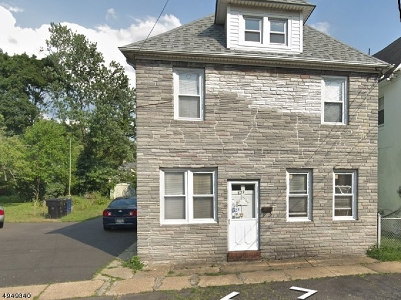 Property Photo:  822 E 3rd St  NJ 07062 