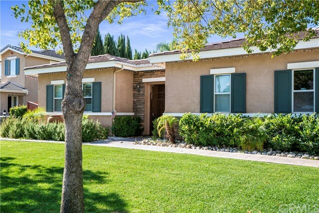 Property Photo: 7892 La Cresta Street CA 92346