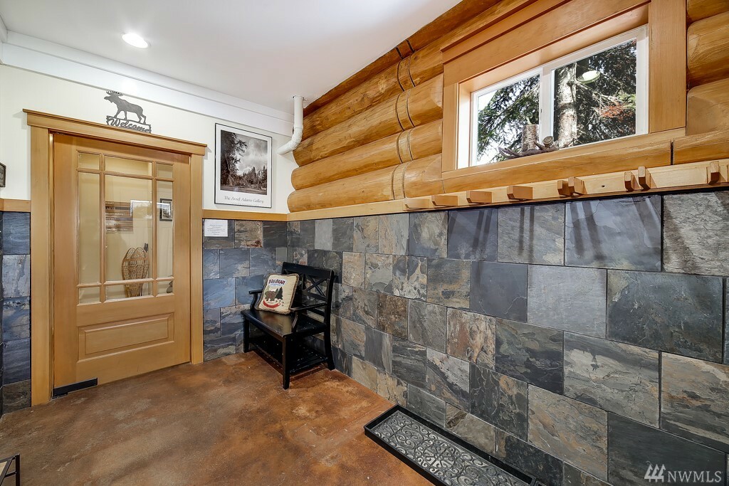 Property Photo:  2 Kendall Peak Wy  WA 98068 