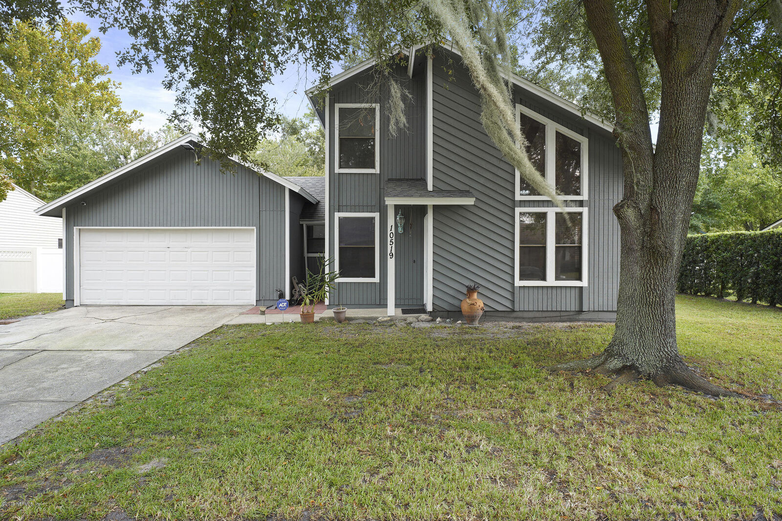 Property Photo:  10519 Tanglewilde Drive W  FL 32257 
