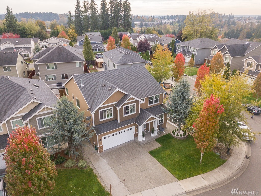 Property Photo:  3235 S 375th Place  WA 98001 
