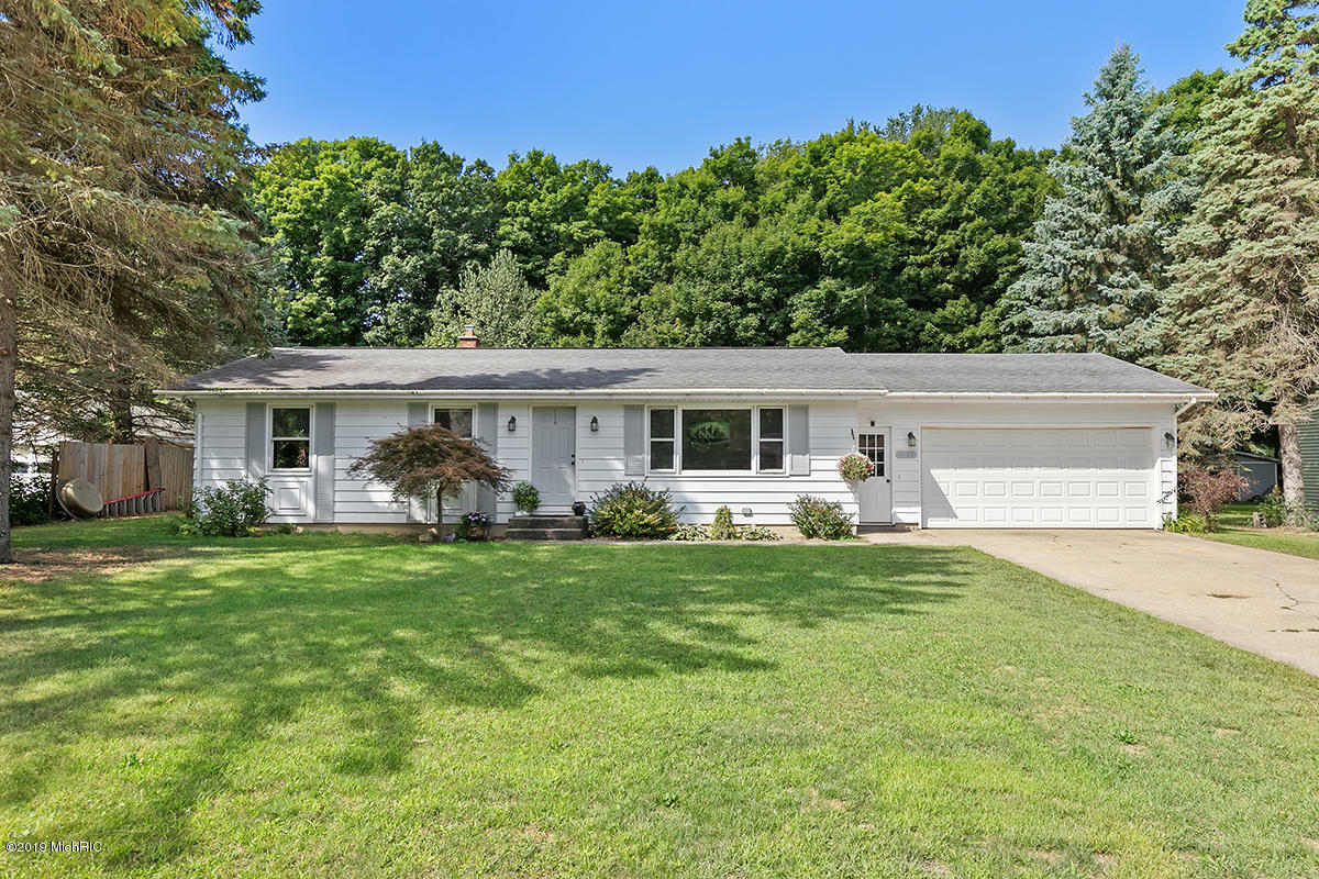 Property Photo:  4672 Pine Drive  MI 49423 