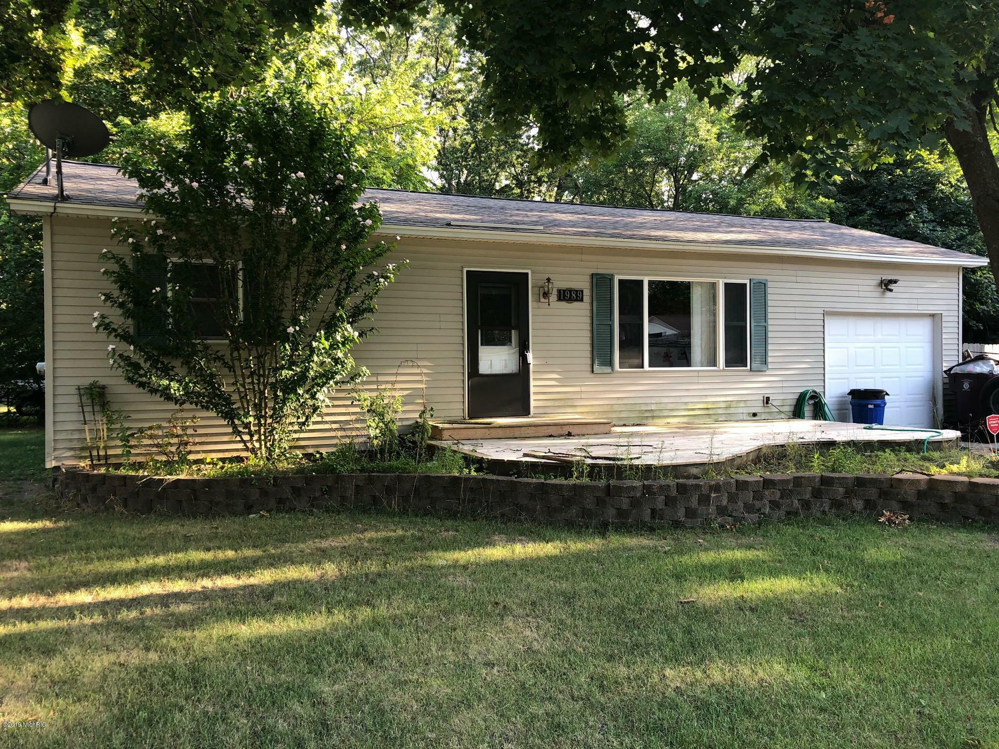 Property Photo:  1989 McLaughlin Avenue  MI 49442 