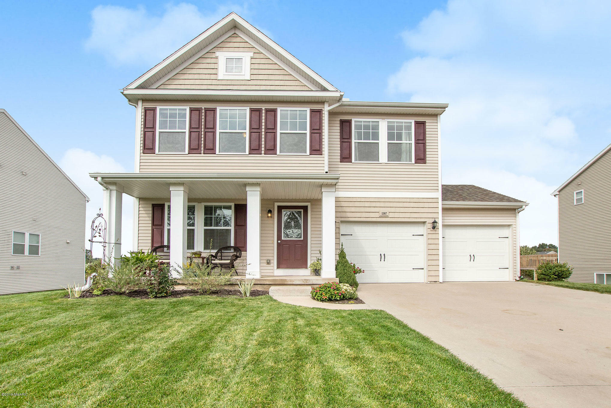 Property Photo: 1587 Red Stem Drive MI 49424