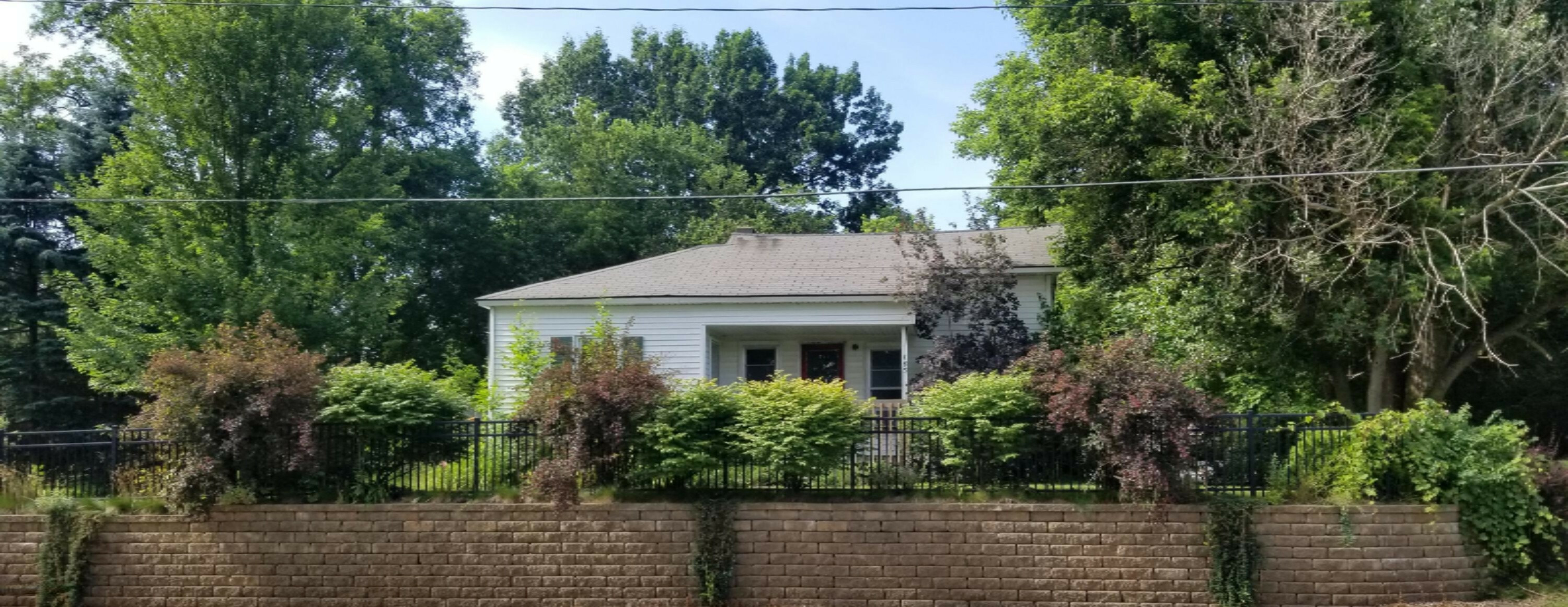 Property Photo: 185 E Muskegon Street MI 49319