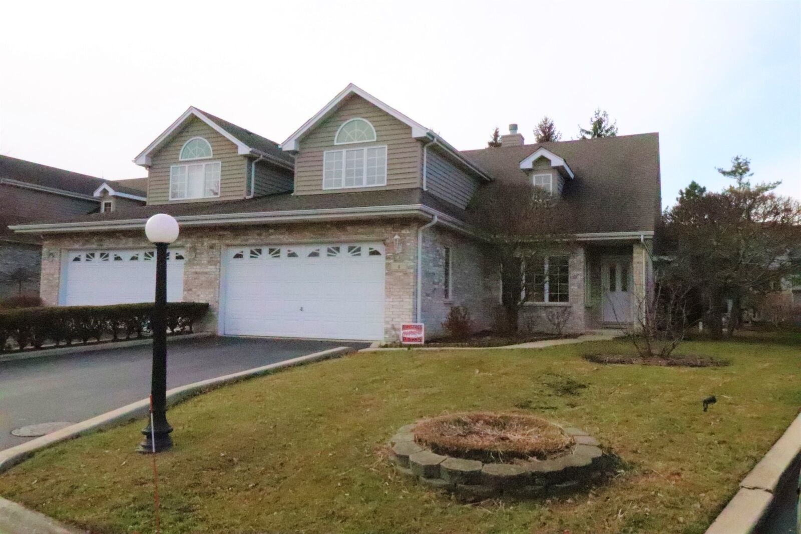 Property Photo: 4 Lake Katherine Drive 4 IL 60463