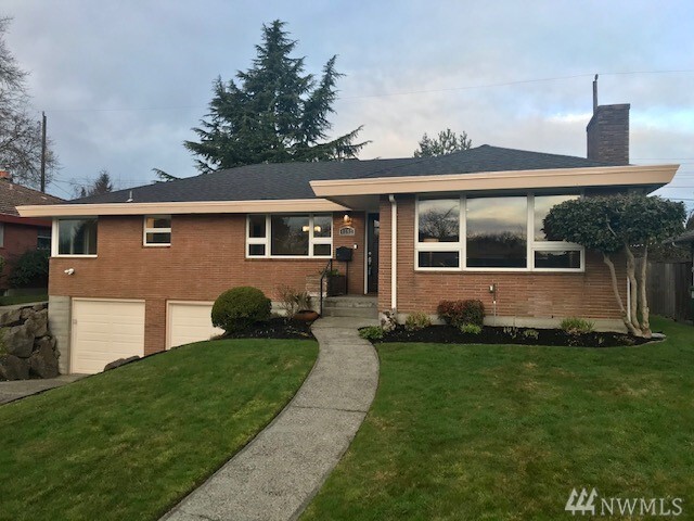 Property Photo: 4252 NE 74th Street WA 98115
