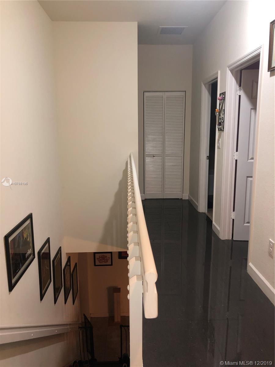 Property Photo: 4223 SW 165th Ct FL 33185