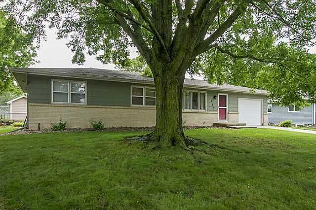 Property Photo:  117 Lynwood Drive  IA 50124 