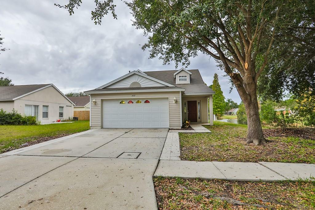 Property Photo:  7572 Oxford Garden Circle  FL 33572 