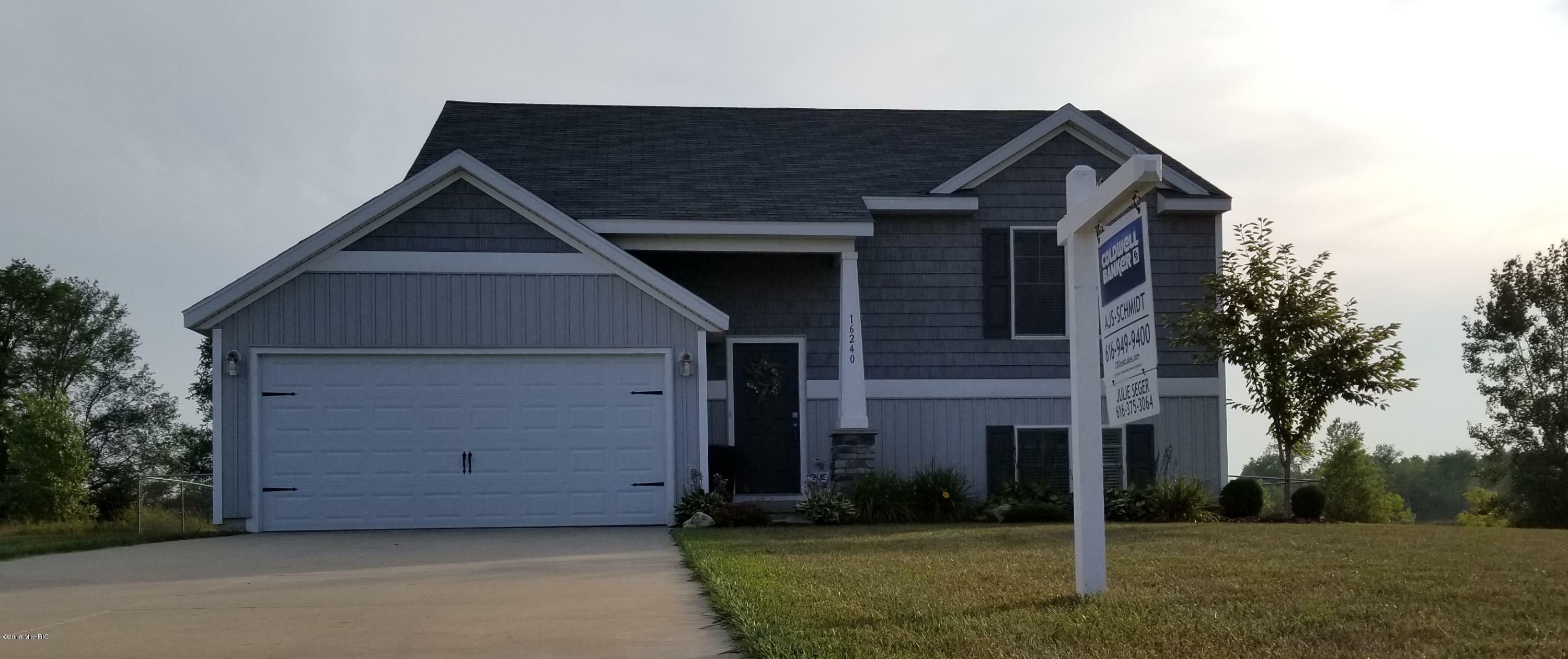 Property Photo: 16240 Trent Ridge MI 49319