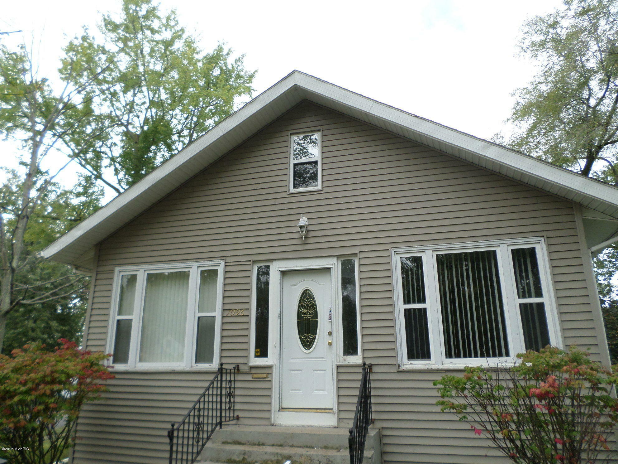 Property Photo:  1096 Ogden Avenue  MI 49022 