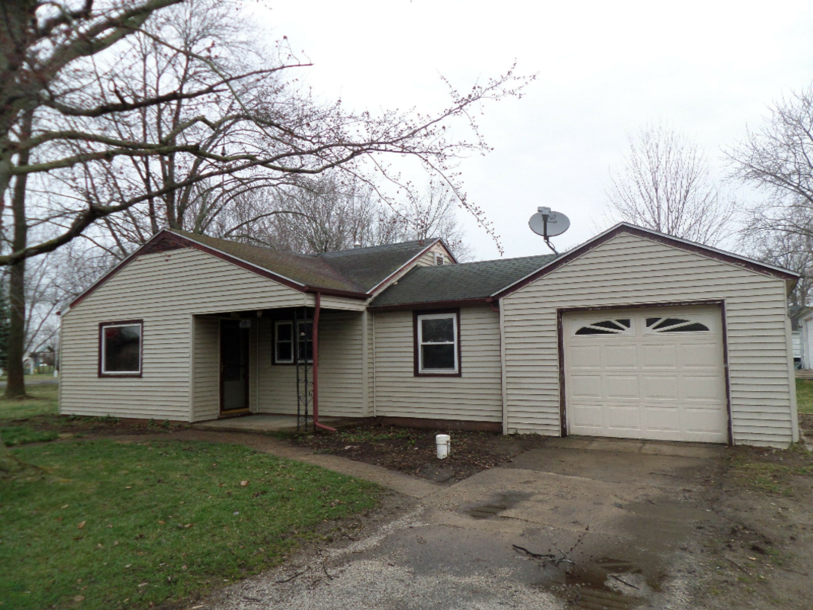 Property Photo:  202 Greenlawn  MI 49113 