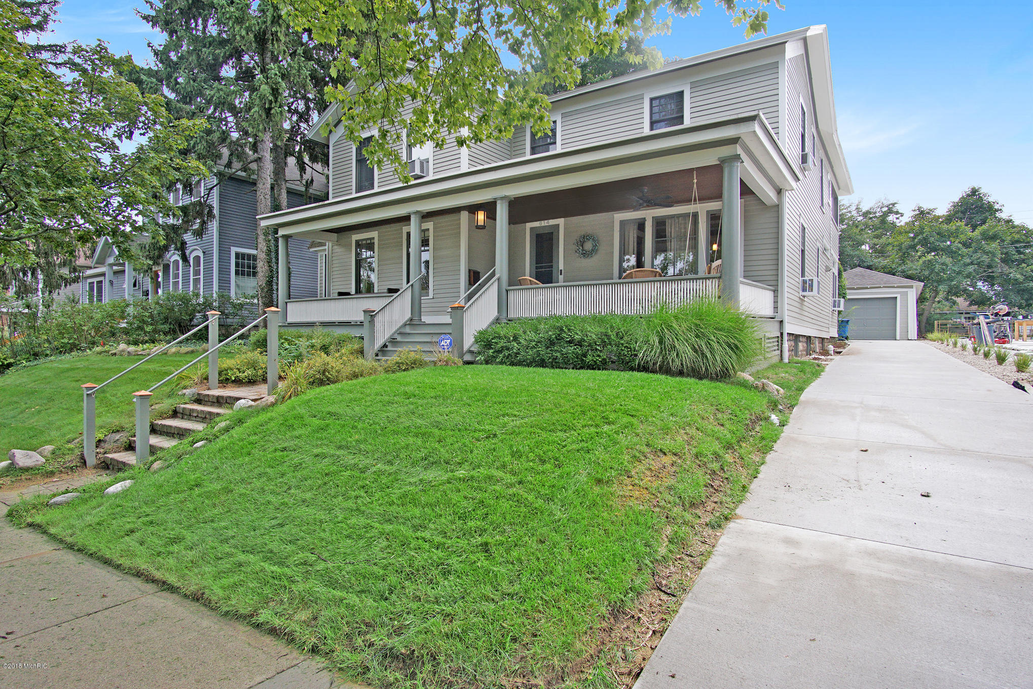 Property Photo: 614 Clinton Avenue MI 49417
