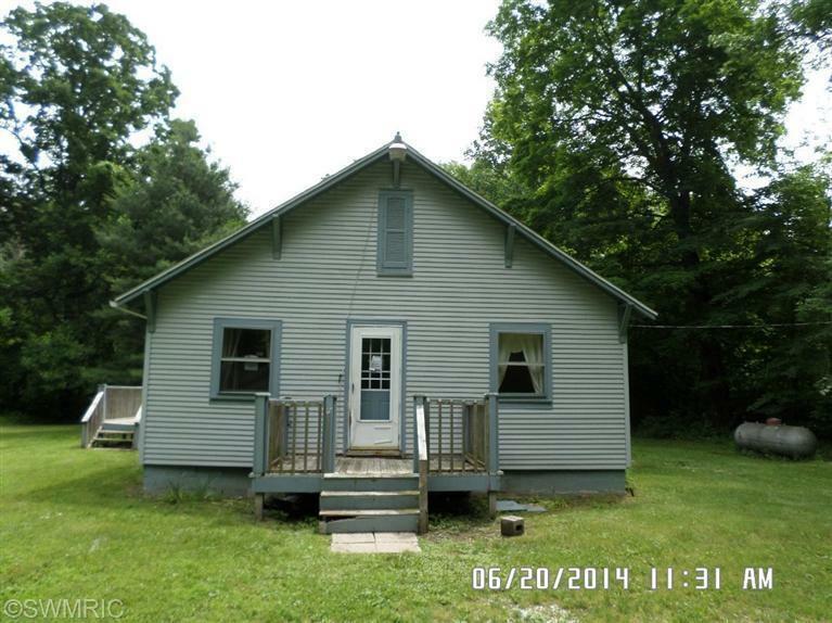 Property Photo:  15891 Mydra Road  MI 49128 