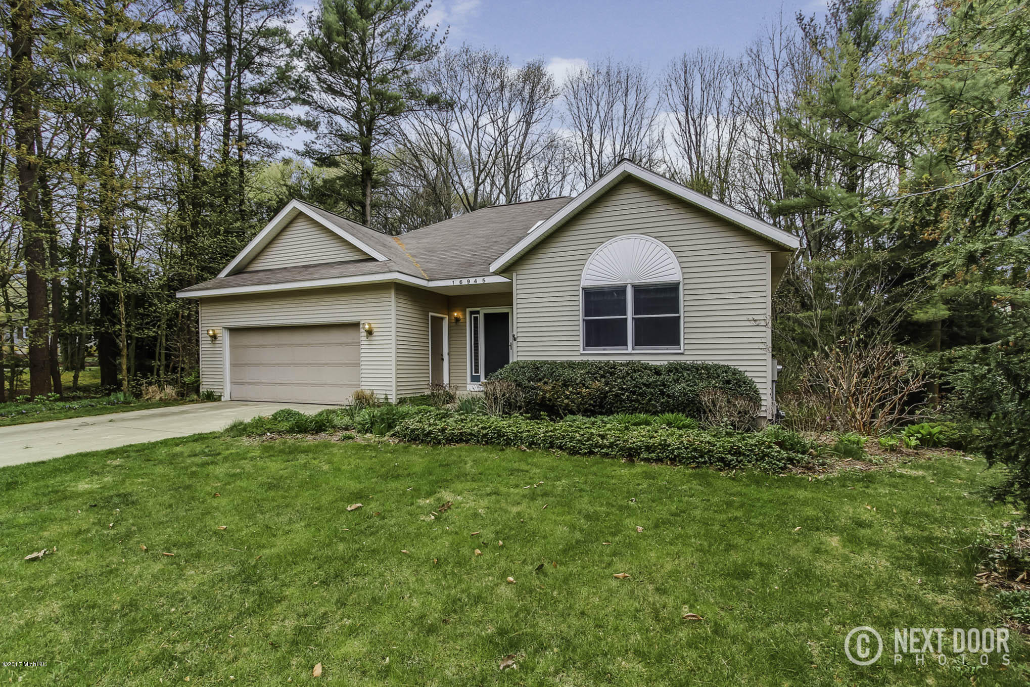 Property Photo: 16945 Timber Dunes Drive MI 49417