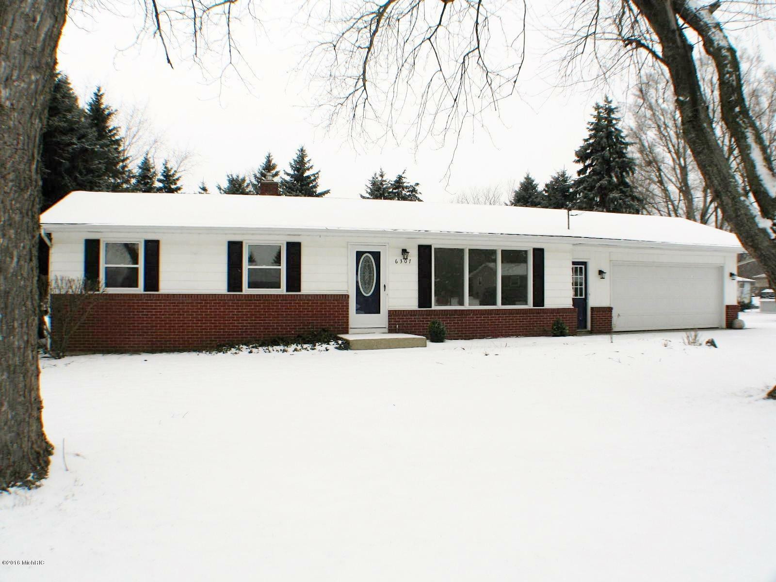 Property Photo: 6307 Autumn Drive MI 49426