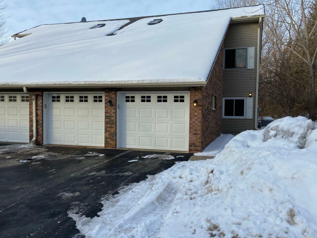 Property Photo:  989 Pond View Court  MN 55127 