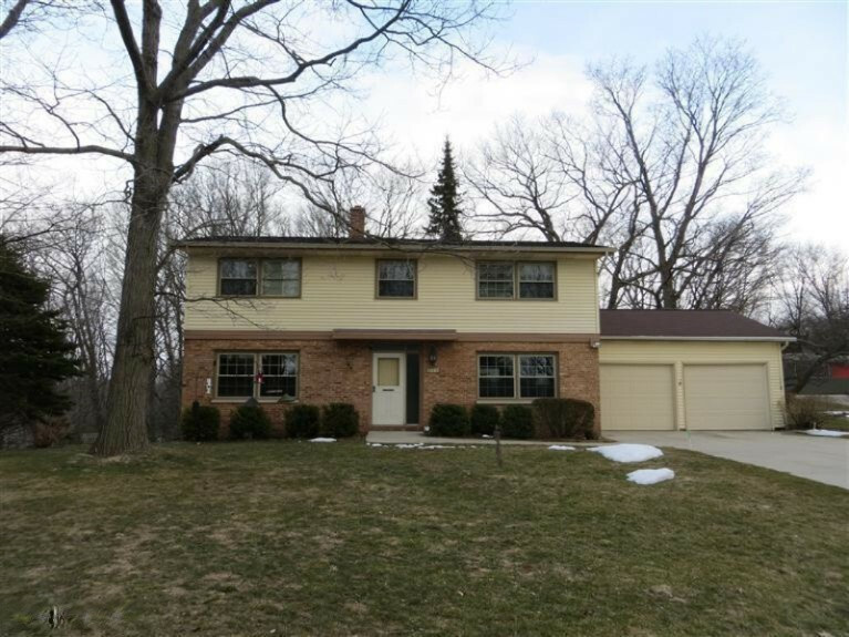 Property Photo:  130 Cresent Drive  MI 49417 