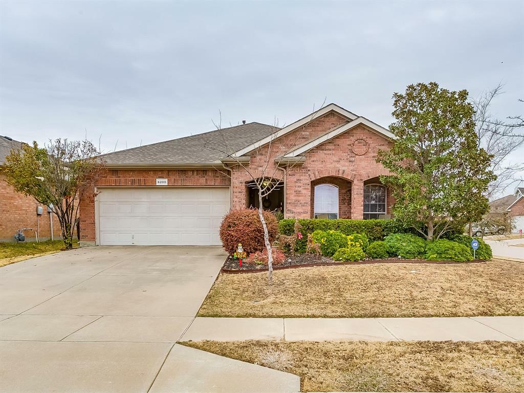 Property Photo:  6200 Isadora Lane  TX 76131 