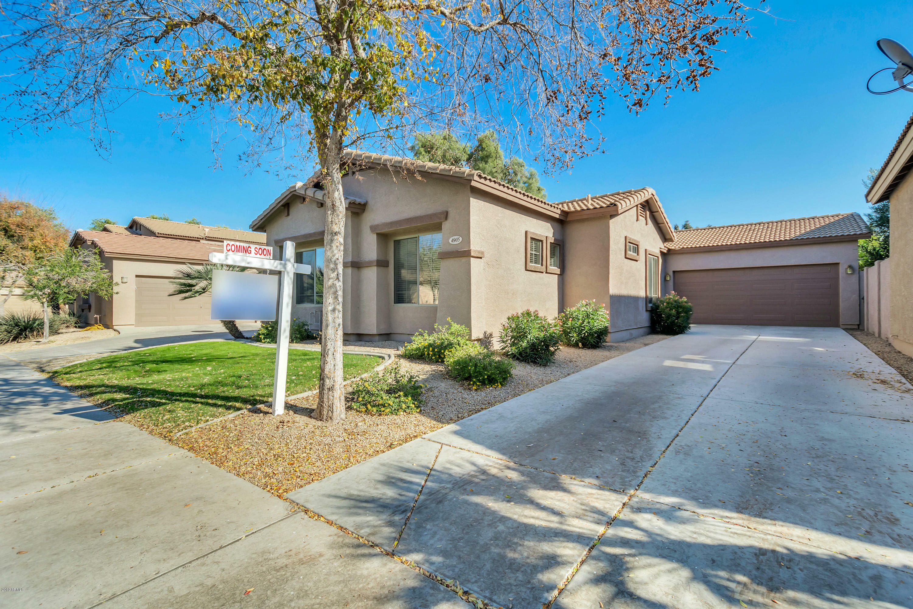 Property Photo: 4905 S Mosley Drive AZ 85249