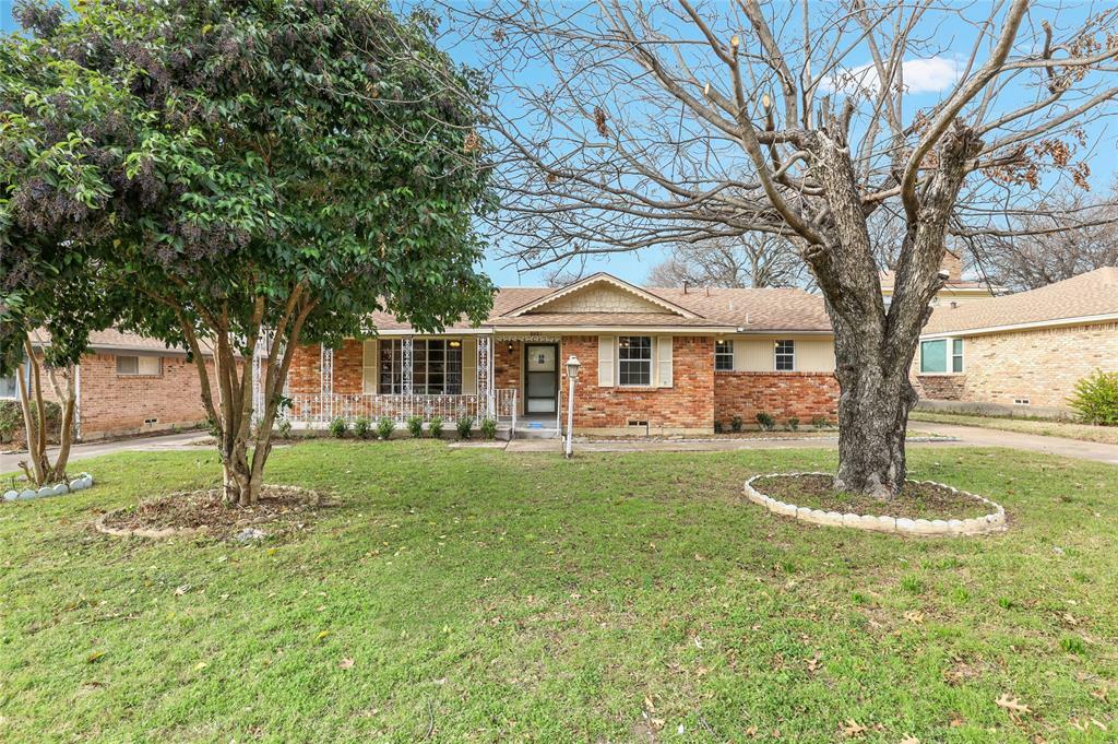 Property Photo:  8031 Woodhue Road  TX 75228 