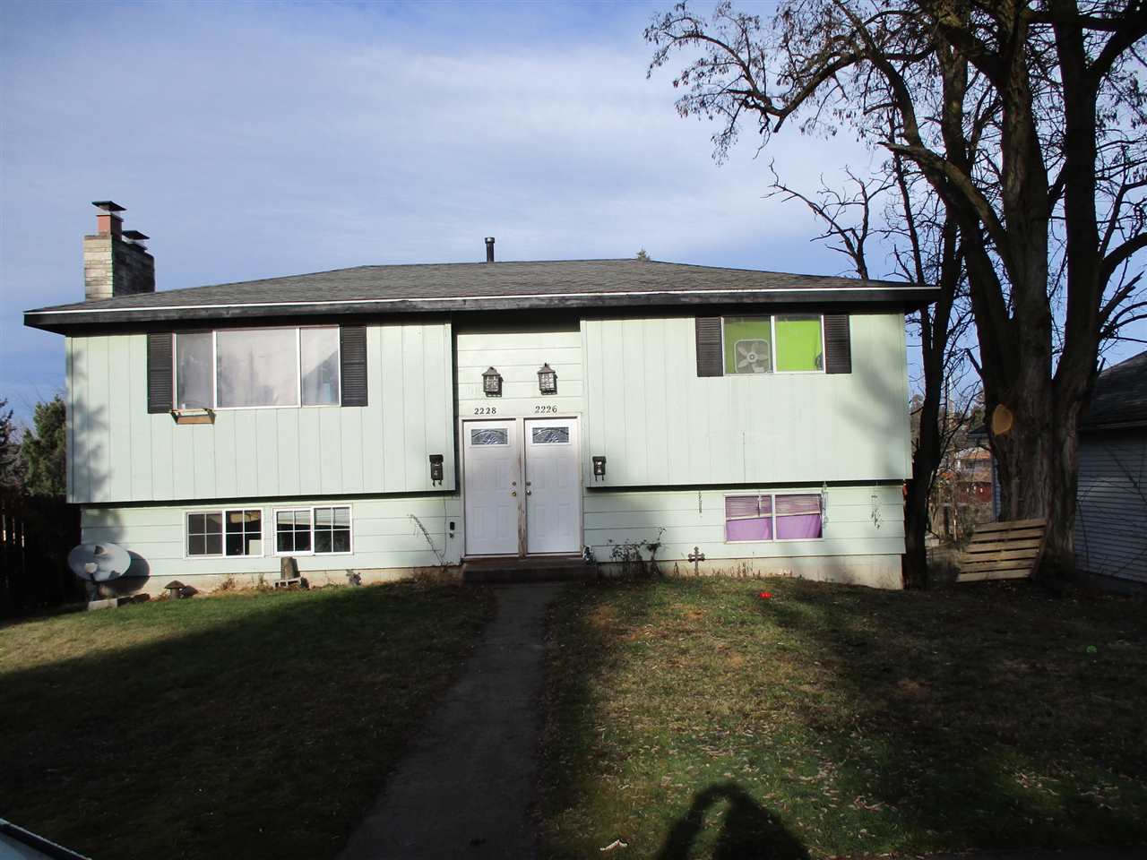 Property Photo: 2228 W York Ave WA 99205-3775