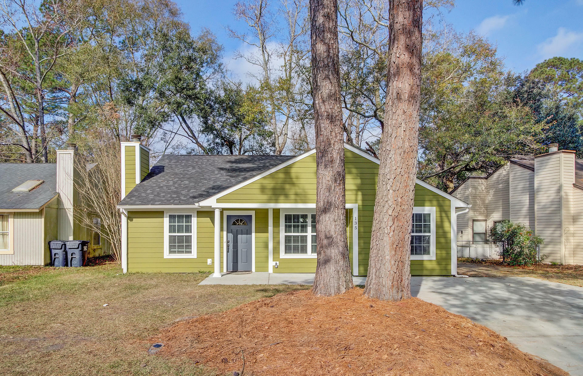 Property Photo:  135 Robert Drive  SC 29456 