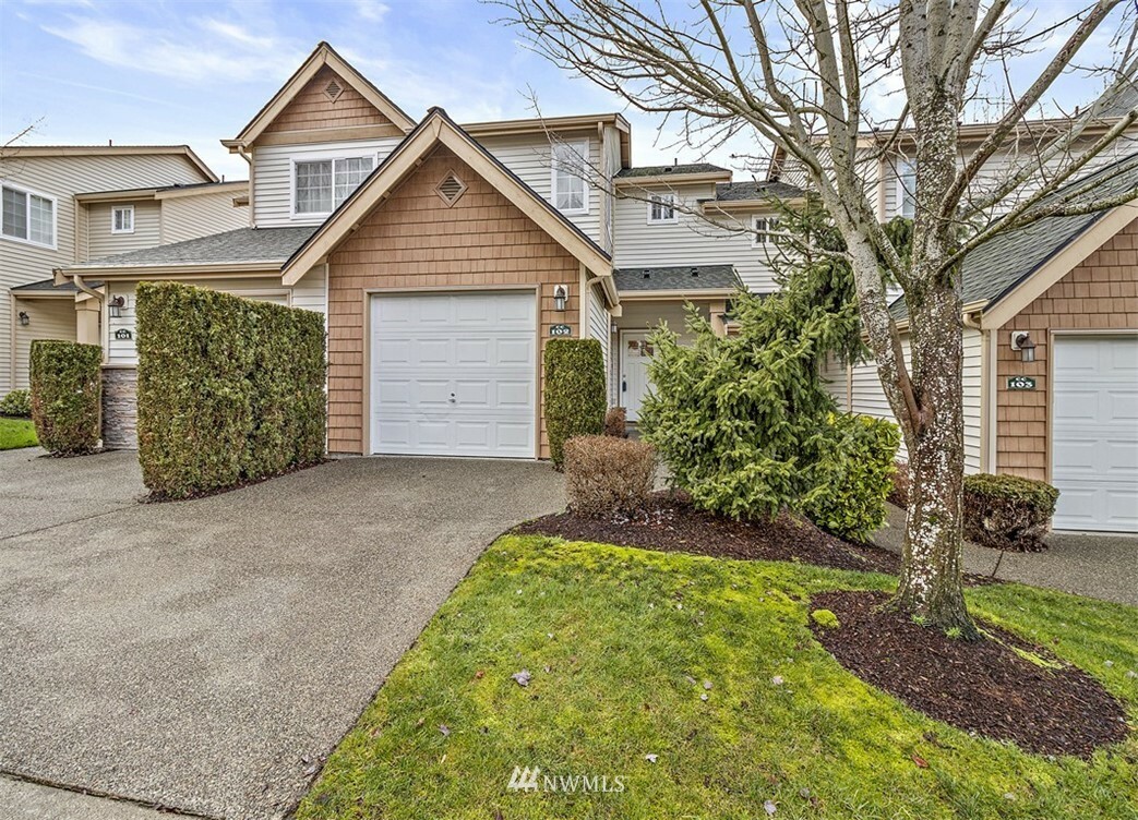 Property Photo: 4811 Shattuck Avenue S Cc102 WA 98055
