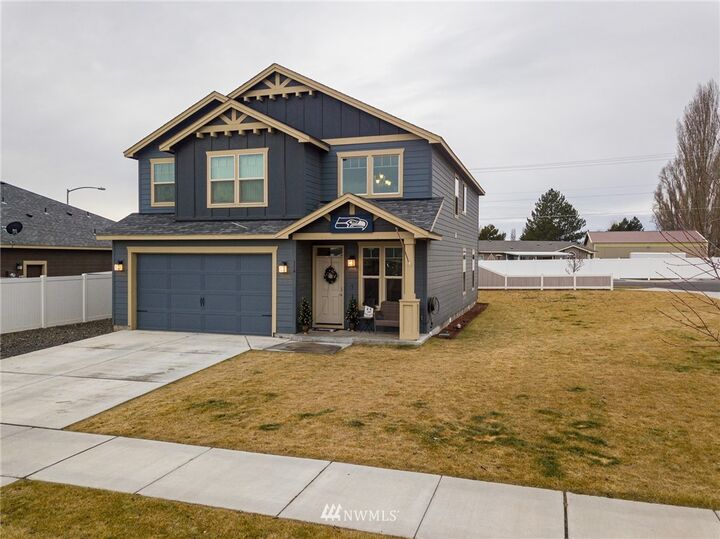 Property Photo:  114 N Tanager Street  WA 98837 