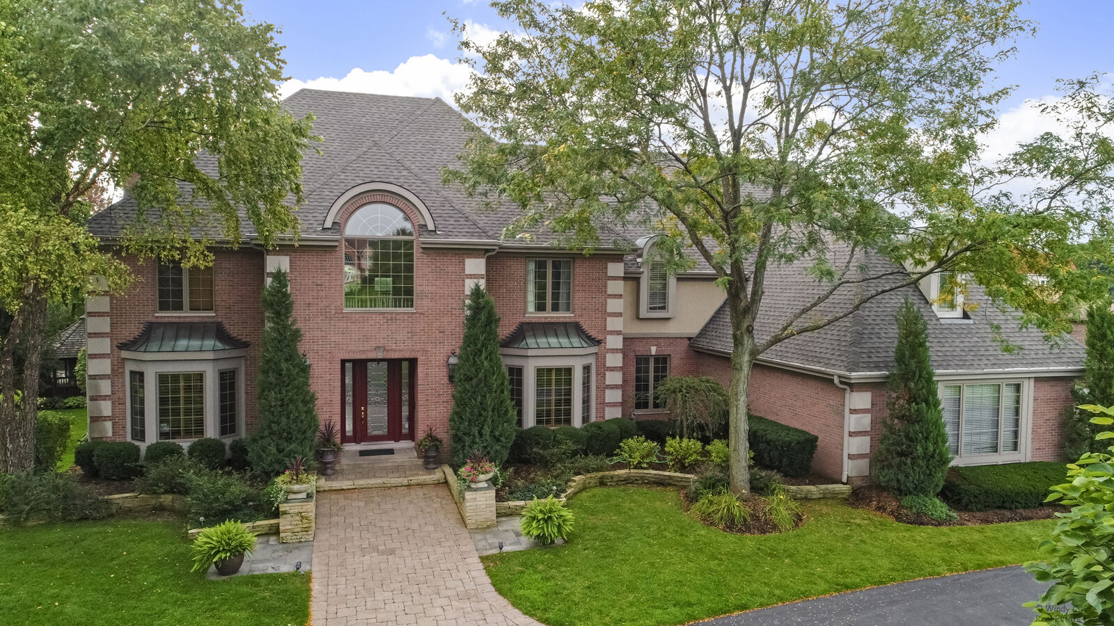 Property Photo:  3 Trenton Court  IL 60010 