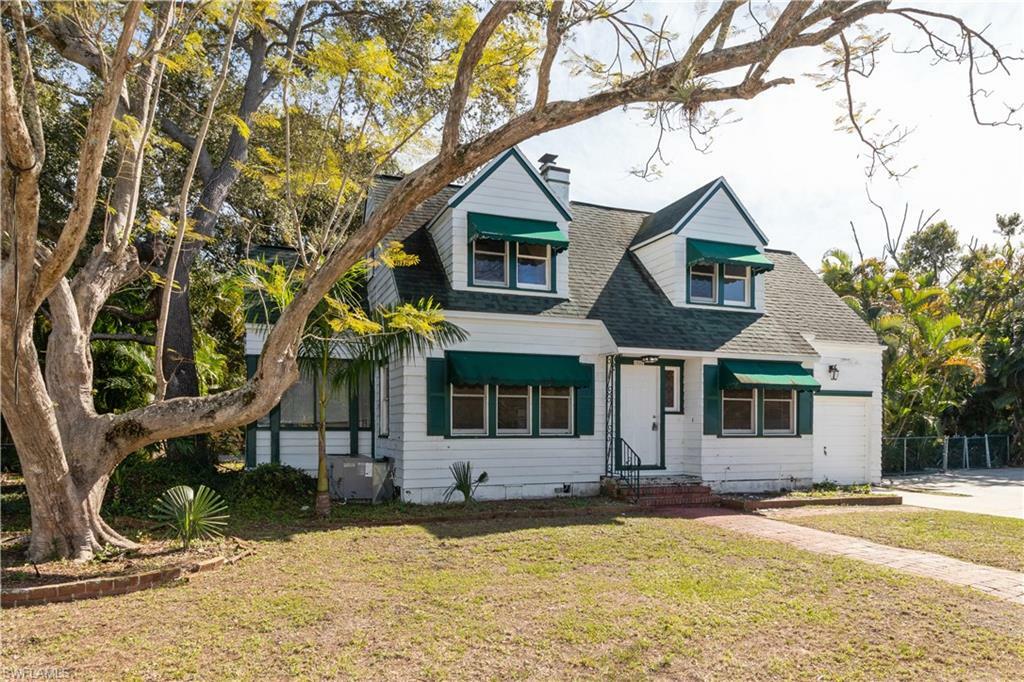 Property Photo: 1510 Barcelona Avenue FL 33901