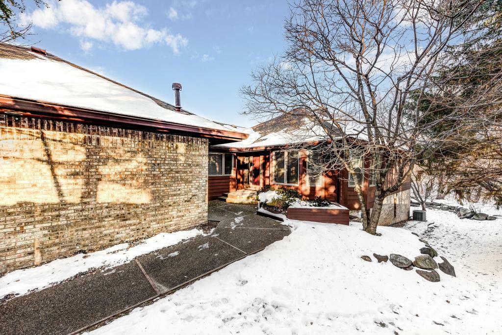 Property Photo: 7714 Lochmere Terrace MN 55439