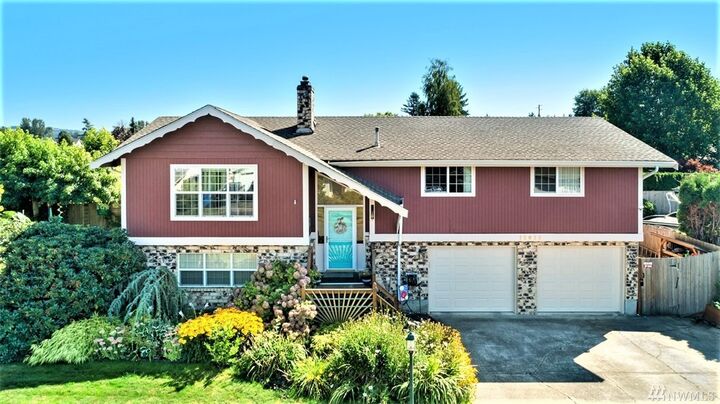 Property Photo:  15020  63rd Stct E  WA 98390 